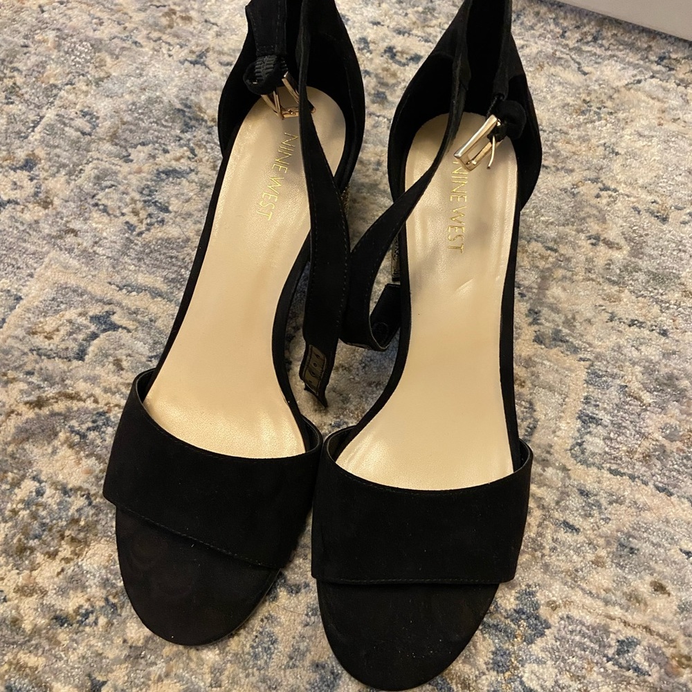 Ninewest - Picture 1 of 2